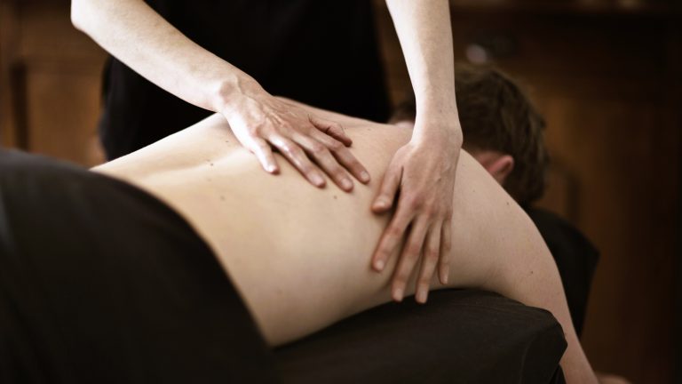 Friskvårdsmassage Lymfa Kropp Rygg Man